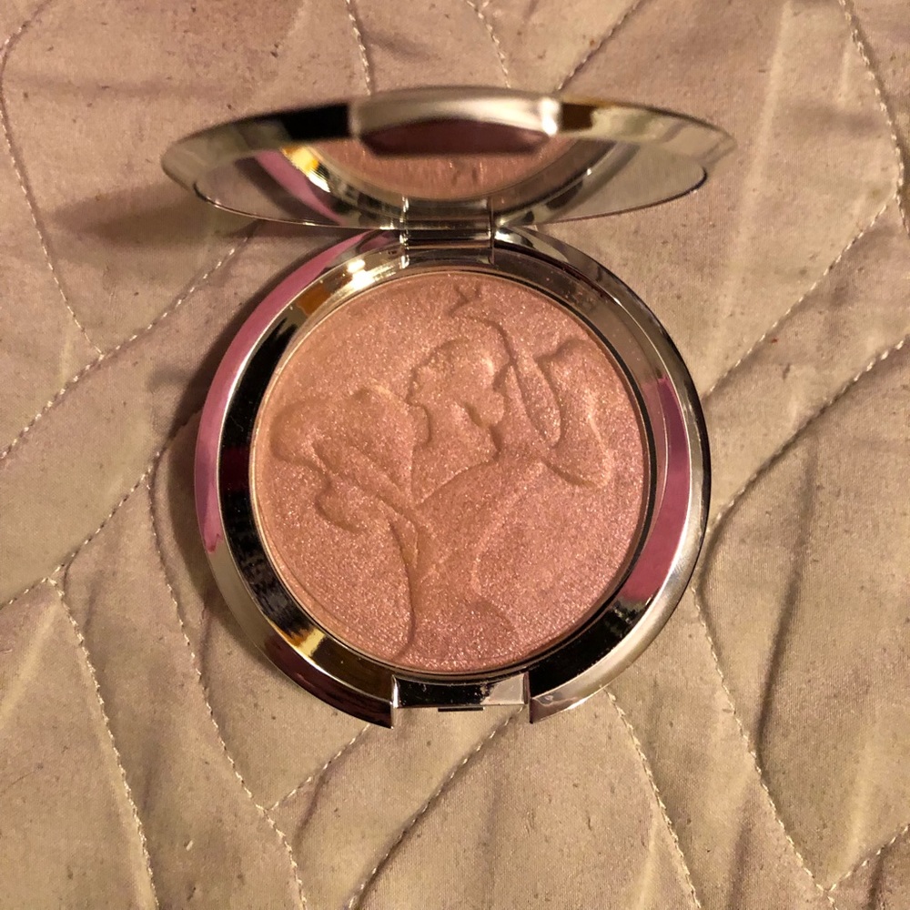 BECCA LE Spanish Rose Glow